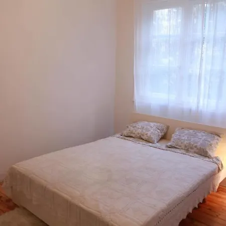 Shihsman Apartment *